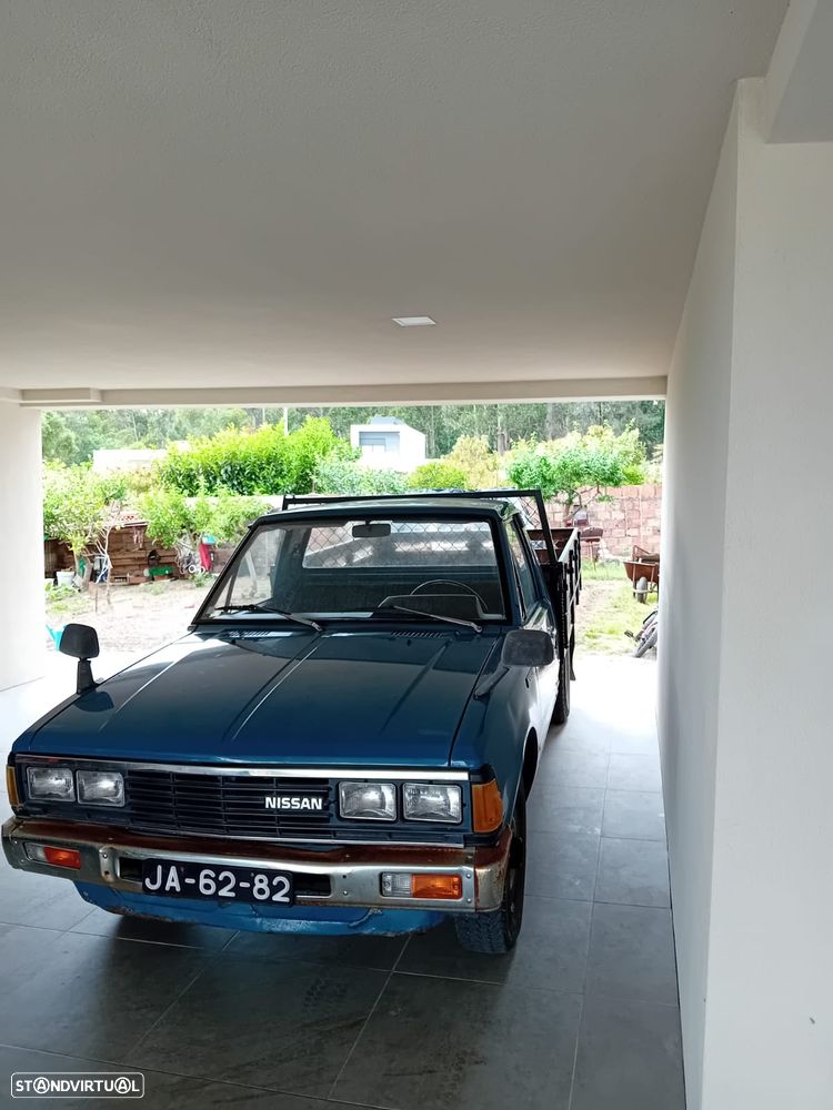 Nissan Pick Up - 1