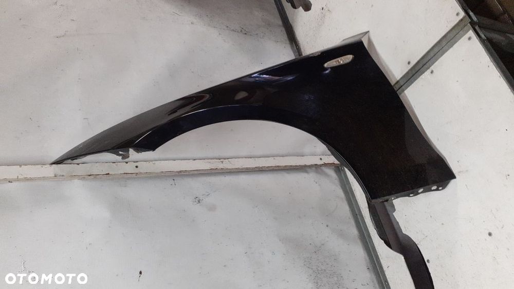 * BŁOTNIK PRZEDNI PRZOD  LEWY BMW 1 E81 E82 E87 E88 BLACK SAPPHIRE POSIADA RYSE - 2