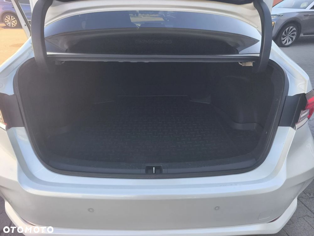 Toyota Corolla 1.8 Hybrid Executive - 16