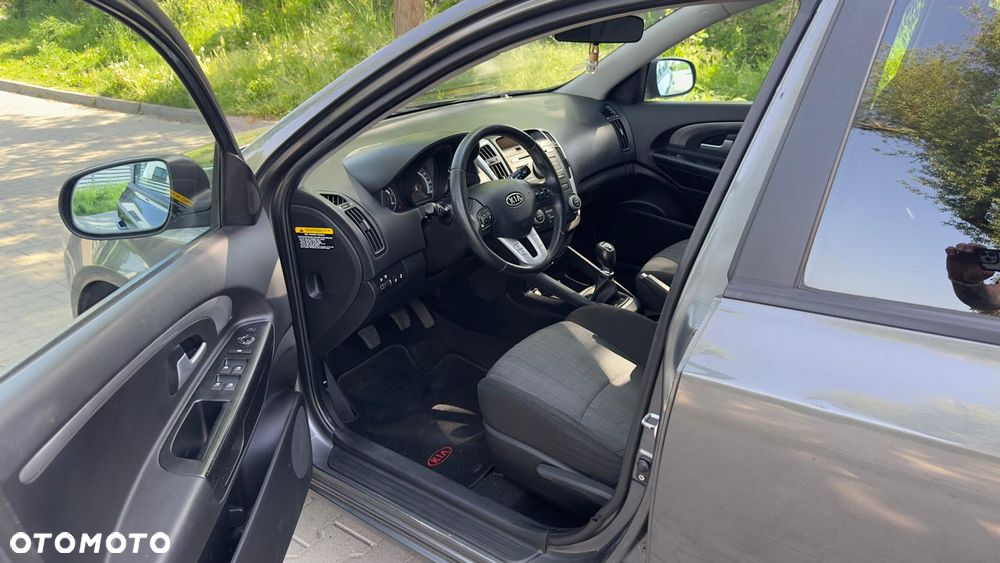 Kia Ceed 1.6 CRDi Business Line - 4
