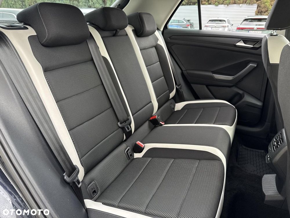 Volkswagen T-Roc - 14