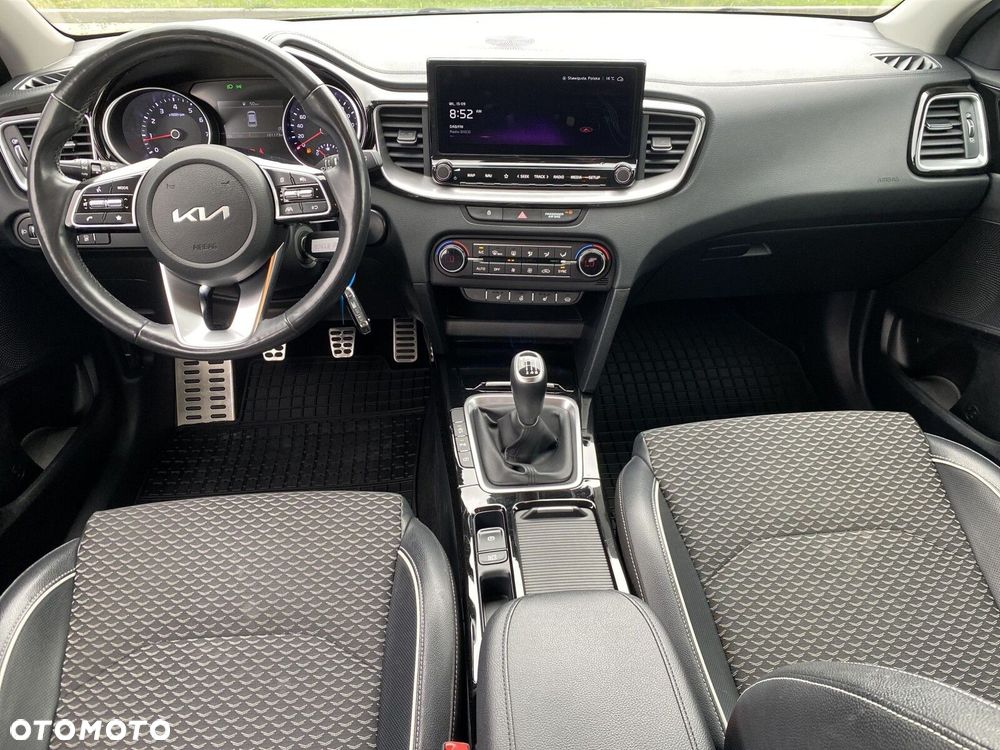 Kia Ceed - 12