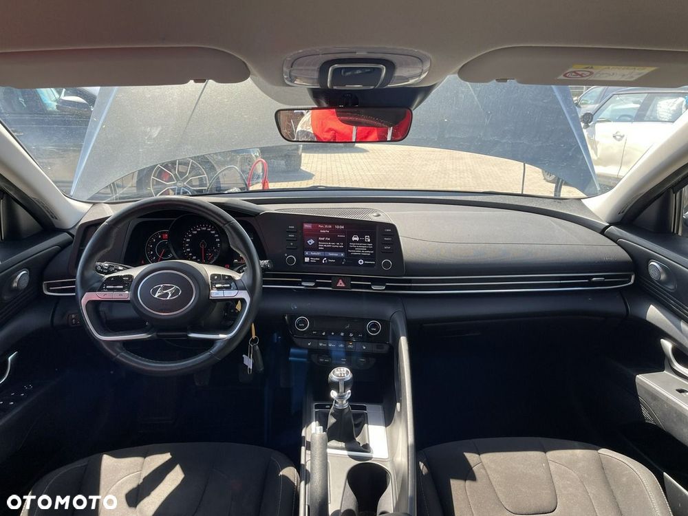 Hyundai Elantra 1.6 Modern - 11