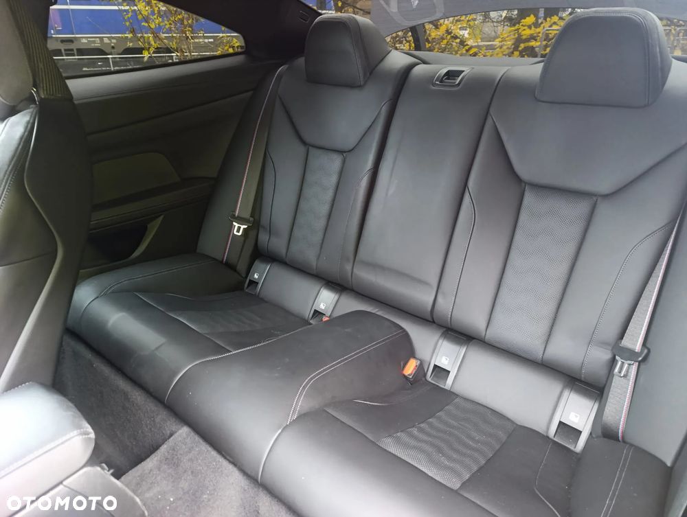 BMW M4 Competition M xDrive - 31