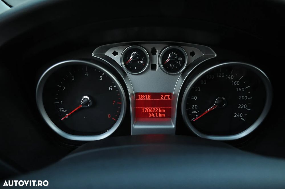 Ford Focus 1.6 16V Titanium - 14
