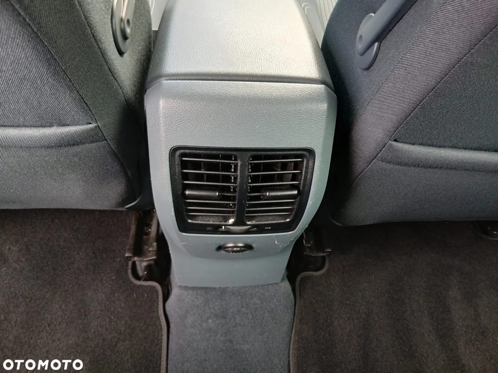 Ford C-MAX 1.0 EcoBoost Start-Stopp-System Champions Edition - 29