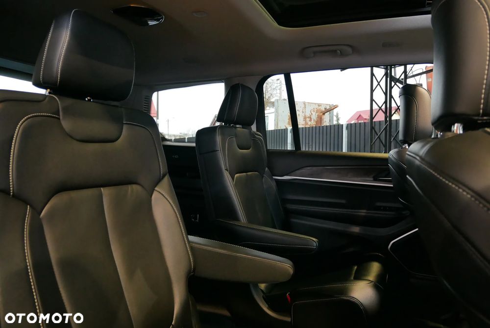 Jeep Grand Cherokee - 13