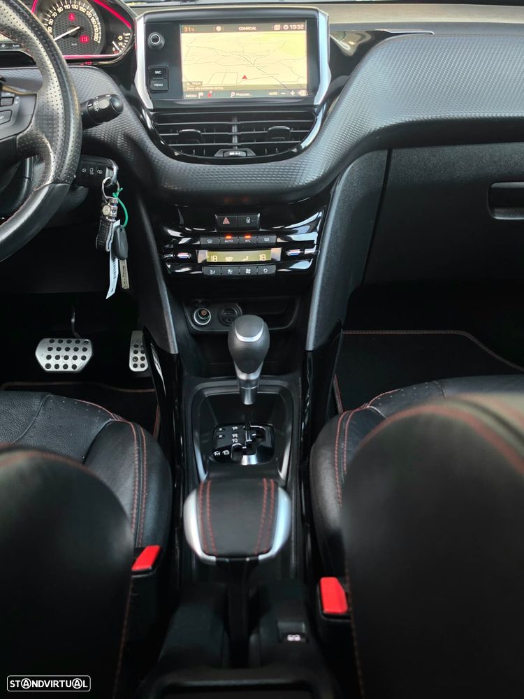 Peugeot 2008 1.2 PureTech GT Line EAT6 - 18
