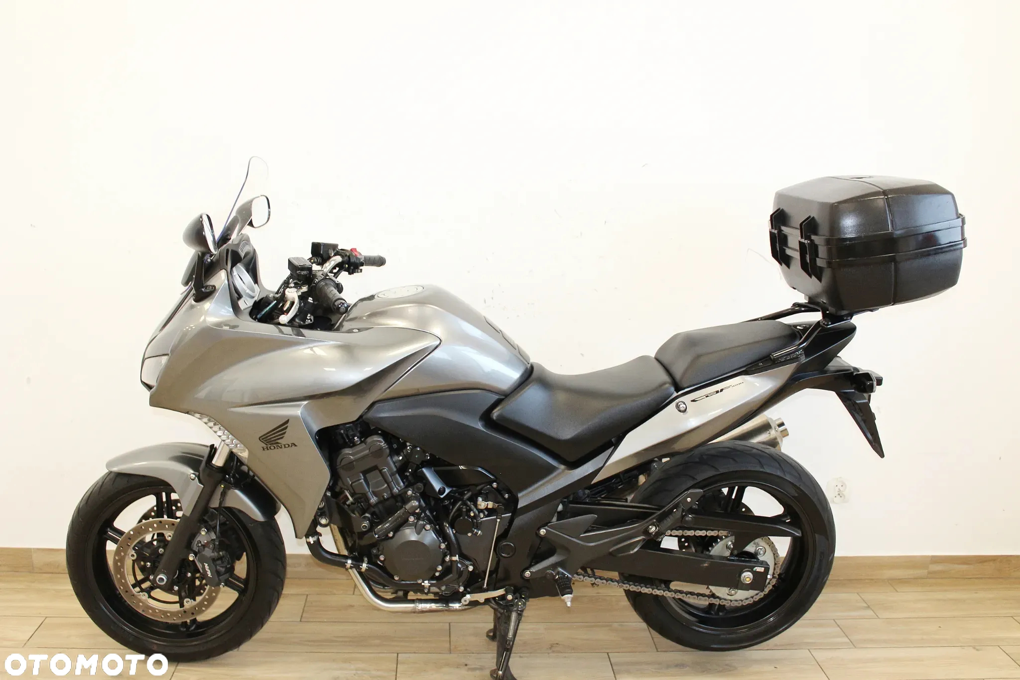 Honda CBF - 4