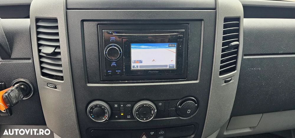 Volkswagen Crafter 2.5 TDi - 10