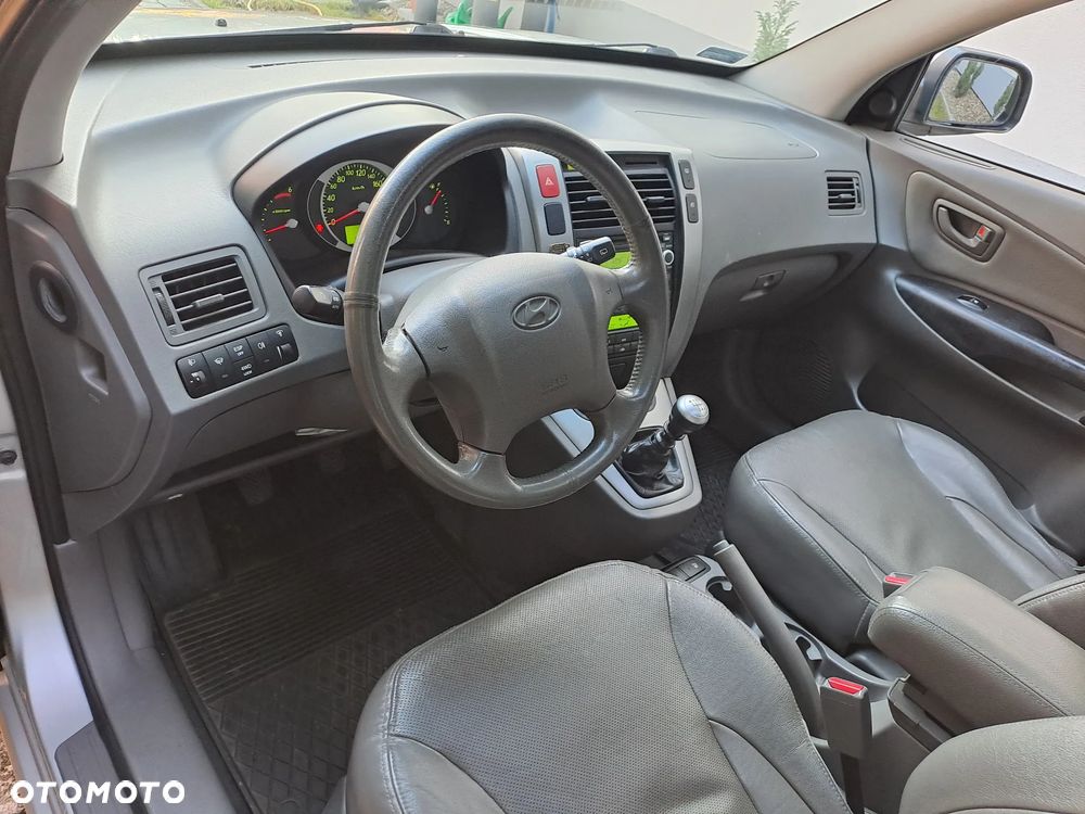 Hyundai Tucson 2.0 CRDi Premium - 27