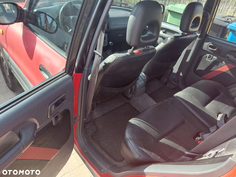 Toyota RAV4 2.0 - 12