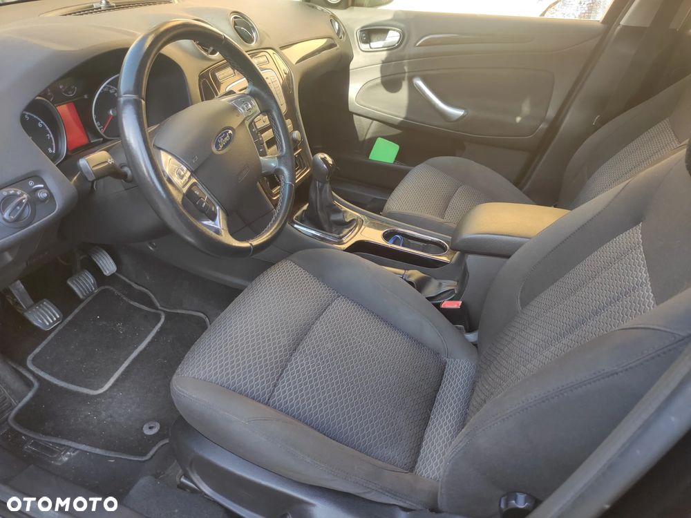 Ford Mondeo 1.6 Ghia - 17