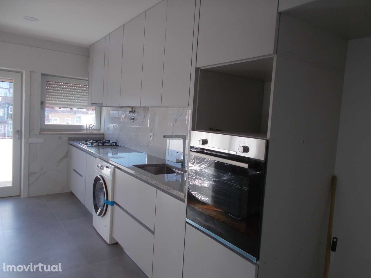 APARTAMENTO T3 CENTRO CIDADE DE CHAVES COM GARAGEM - Grande imagem: 3/20