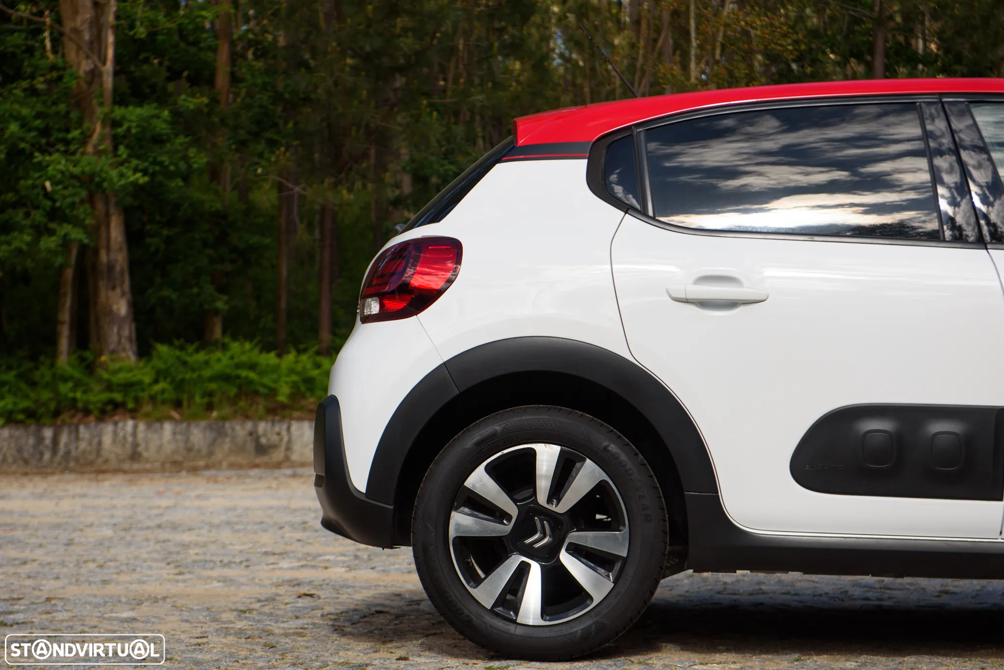 Citroën C3 1.2 PureTech Shine - 9