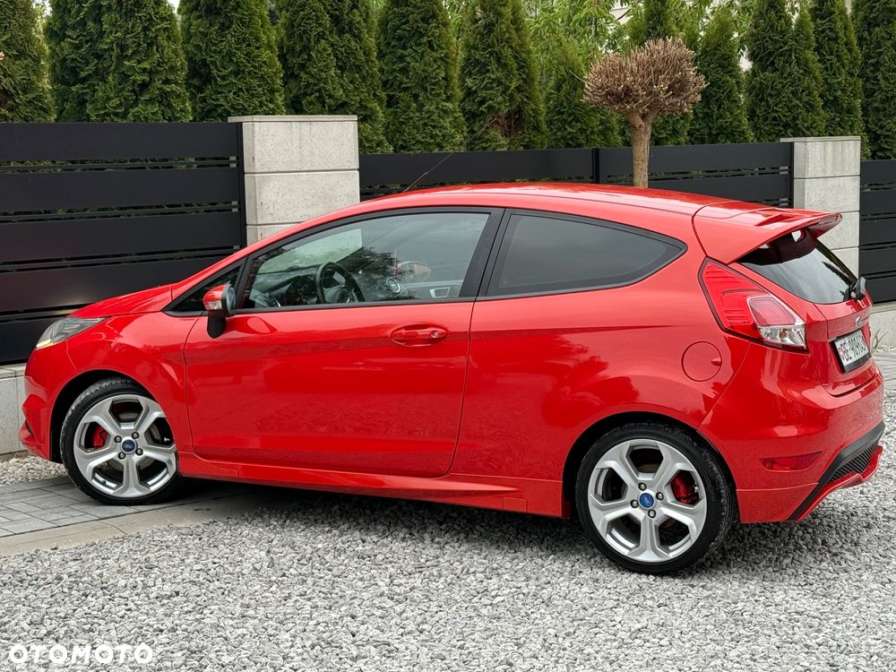 Ford Fiesta 1.6 EcoBoost ST - 14