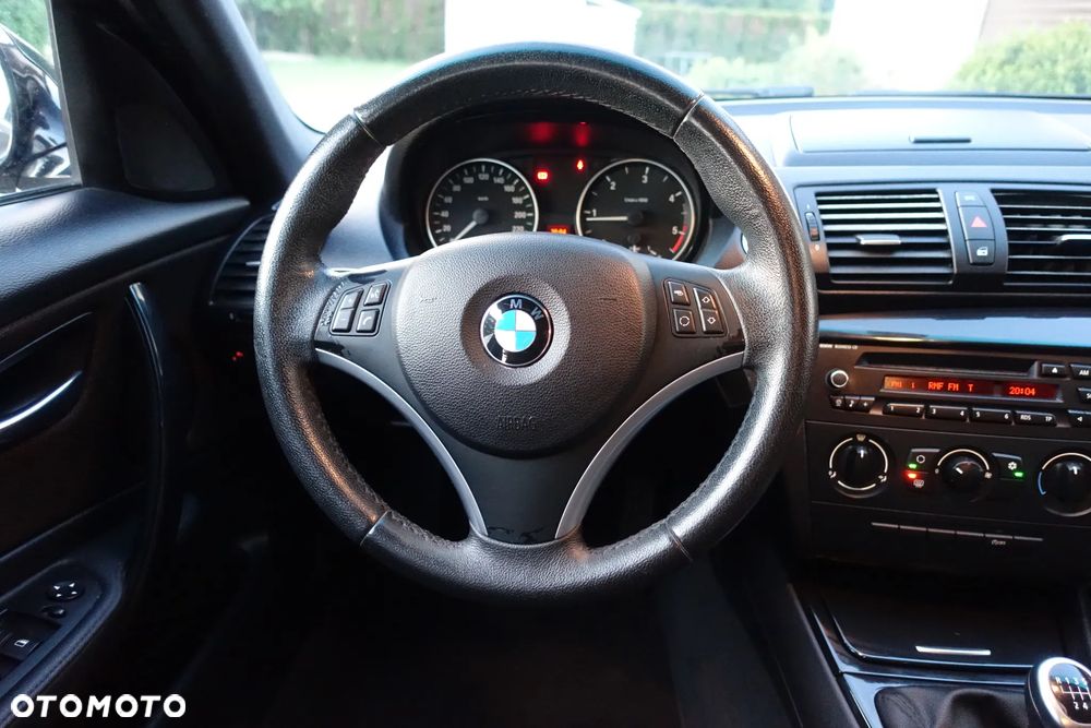 BMW Seria 1 116d - 26