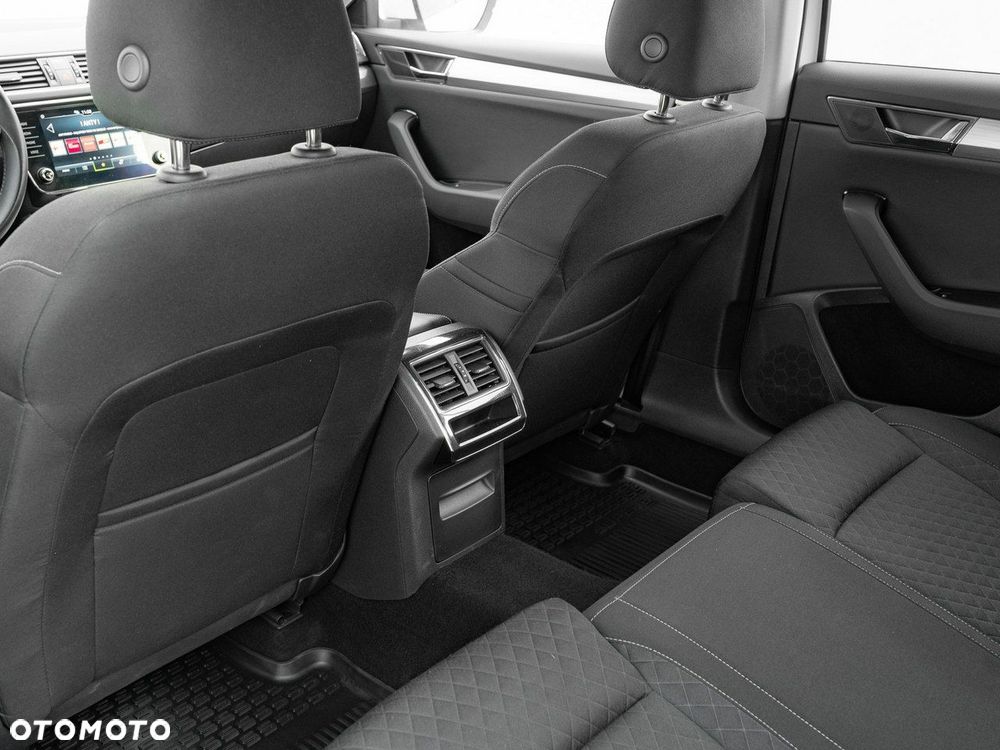 Skoda Superb 2.0 TDI SCR Ambition DSG - 23