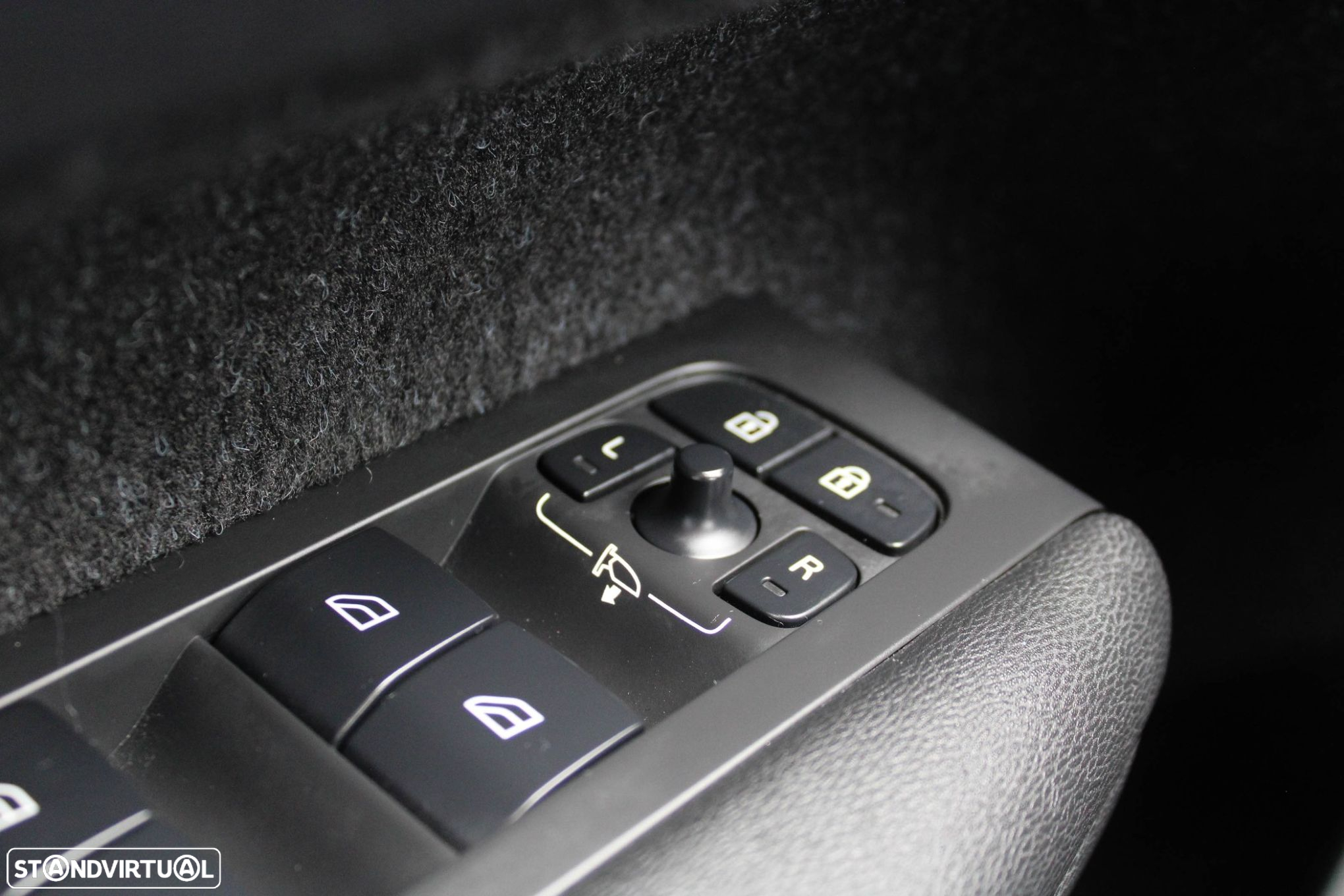 Volvo XC 40 2.0 D3 Momentum Core - 36