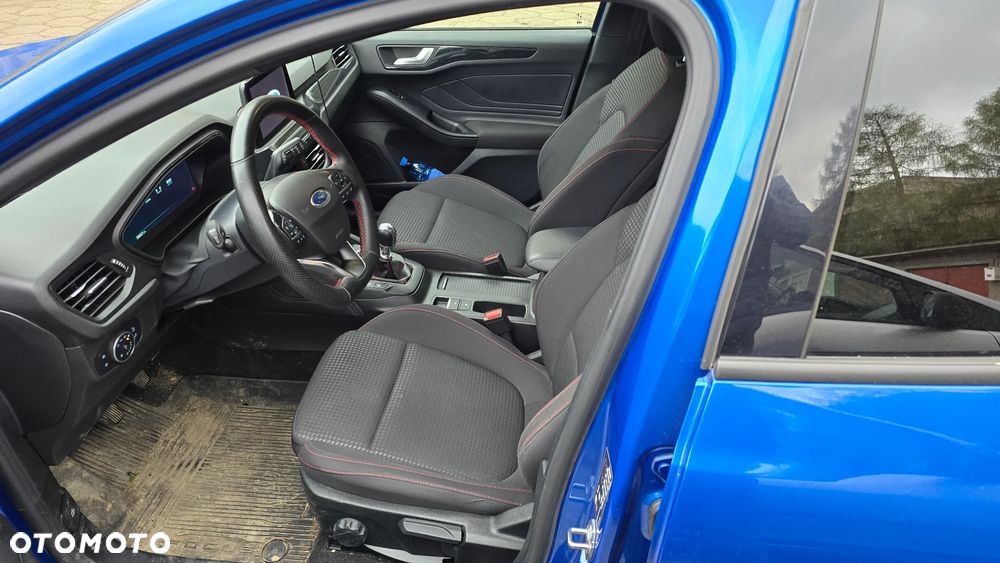 Ford Focus 1.0 EcoBoost ST-Line X - 5