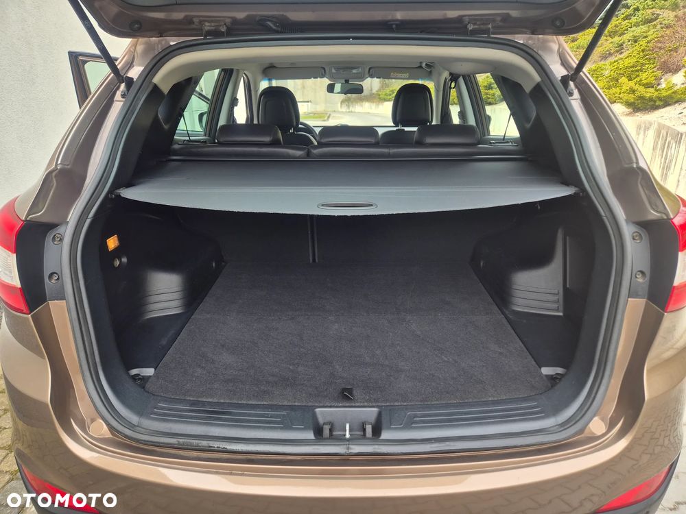 Hyundai ix35 2.0 CRDi 4WD Automatik Fifa World Cup Gold Edition - 23