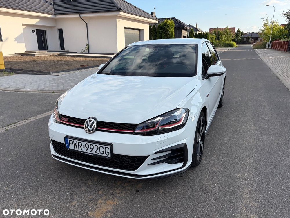 Volkswagen Golf - 2