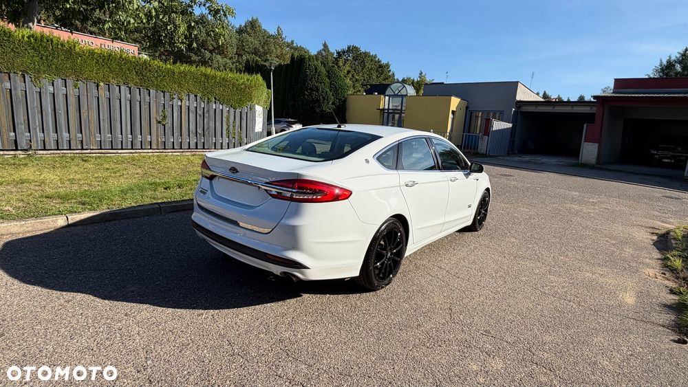 Ford Fusion - 10