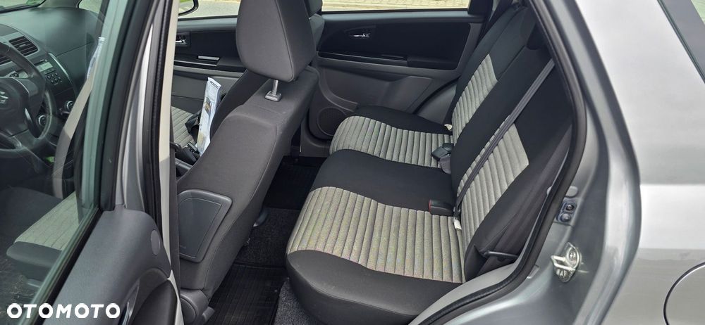 Suzuki SX4 1.6 Comfort - 17