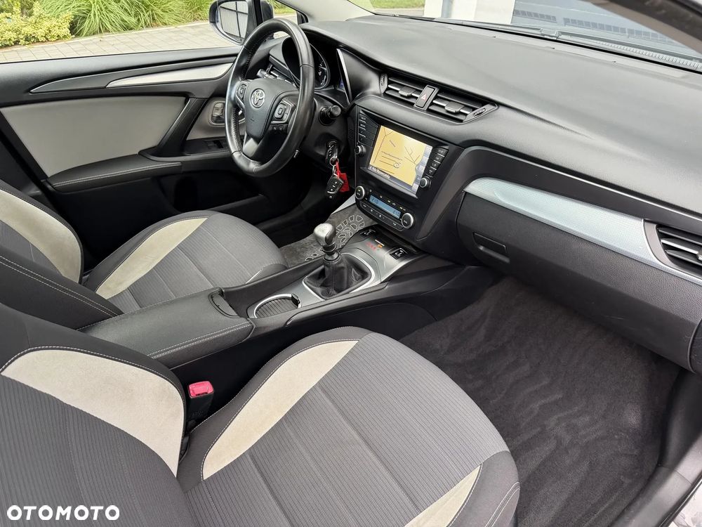 Toyota Avensis Touring Sports 1.8 Business Edition - 29