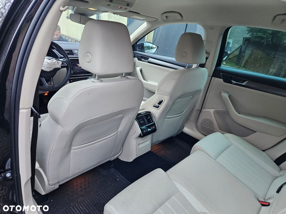 Skoda Superb 2.0 TSI Style DSG - 9