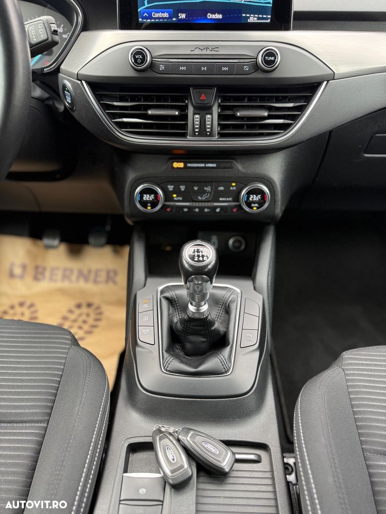 Ford Focus 1.5 EcoBlue Start-Stopp-System TITANIUM STYLE - 26