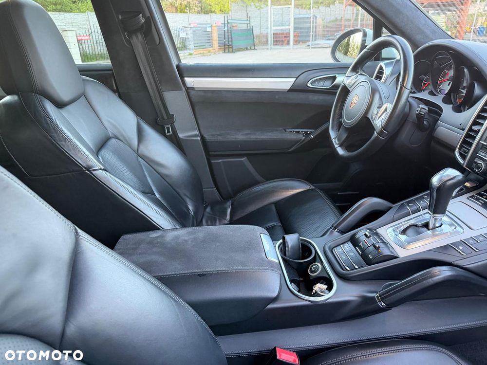 Porsche Cayenne GTS Tiptronic S - 18