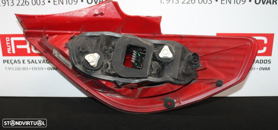 Farolim Trás Esquerdo Opel Corsa D de 2010 3 Portas - 2
