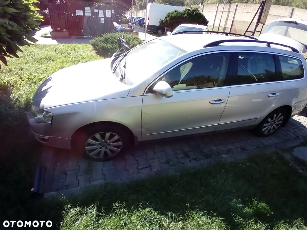 Volkswagen Passat - 2