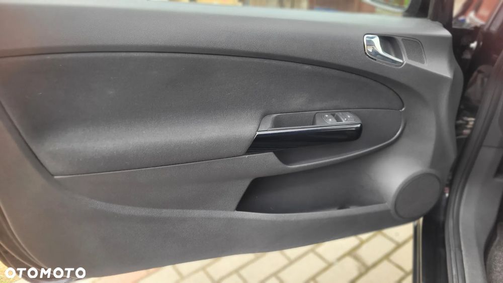 Opel Corsa 1.2 16V Cosmo - 16