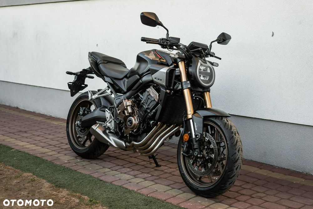Honda CB - 1