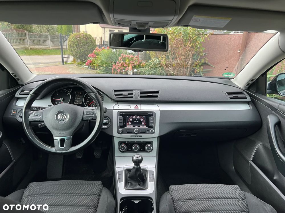 Volkswagen Passat 2.0 TDI Comfortline - 29