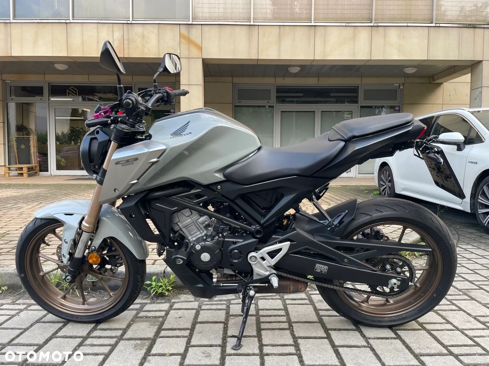 Honda CB - 8