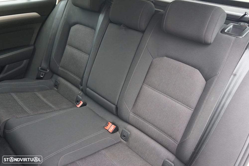 VW Passat Variant 1.6 TDI Confortline - 15
