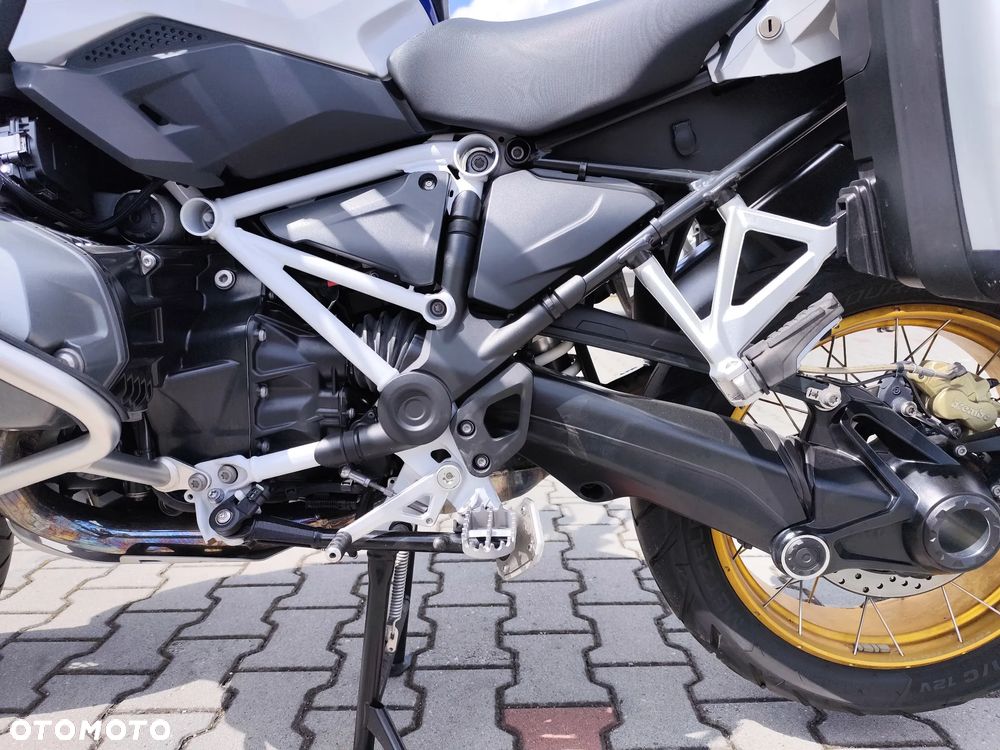 BMW R - 16