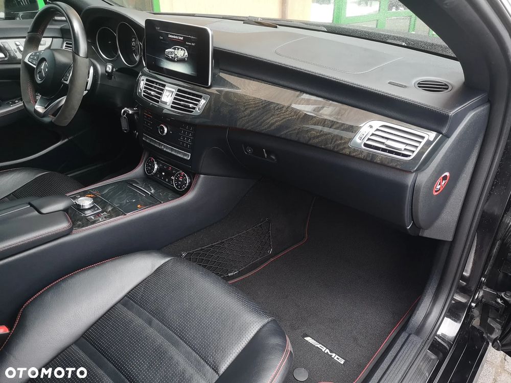 Mercedes-Benz CLS - 12