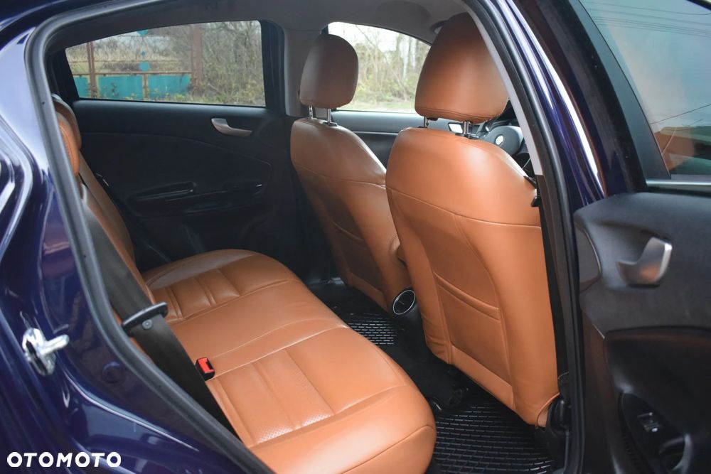 Alfa Romeo Giulietta 2.0 JTDM Veloce - 4