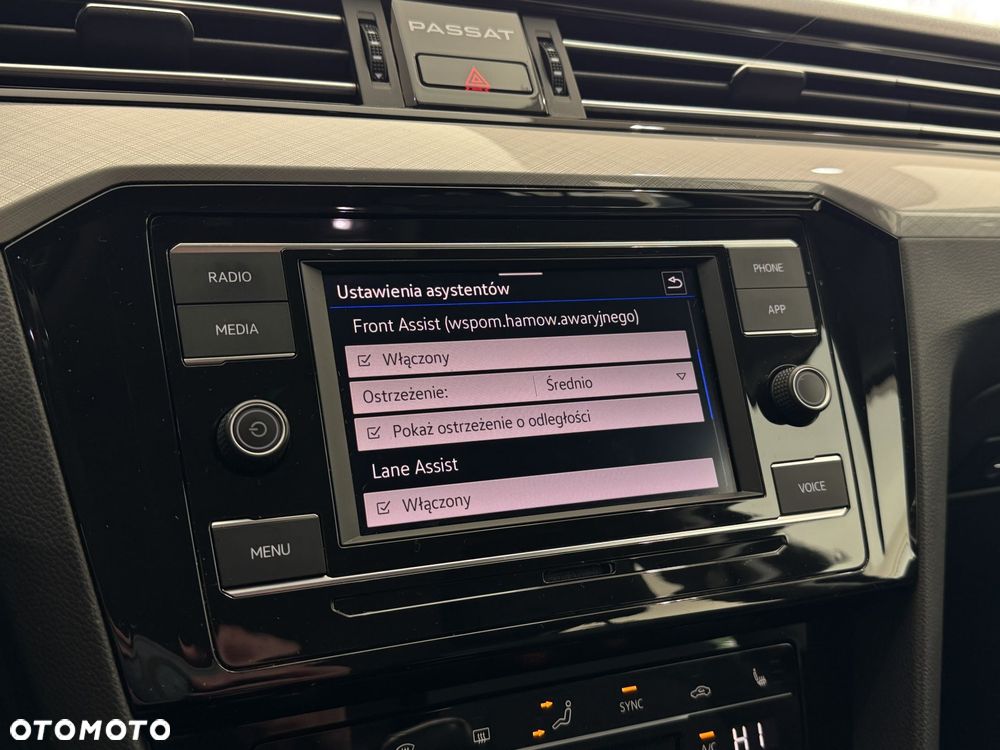 Volkswagen Passat - 34