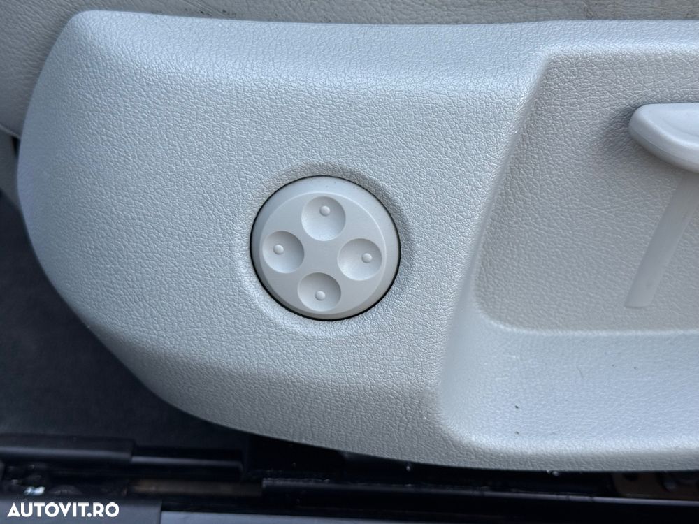 Audi A6 Avant 2.0 TDI Ultra S tronic - 15