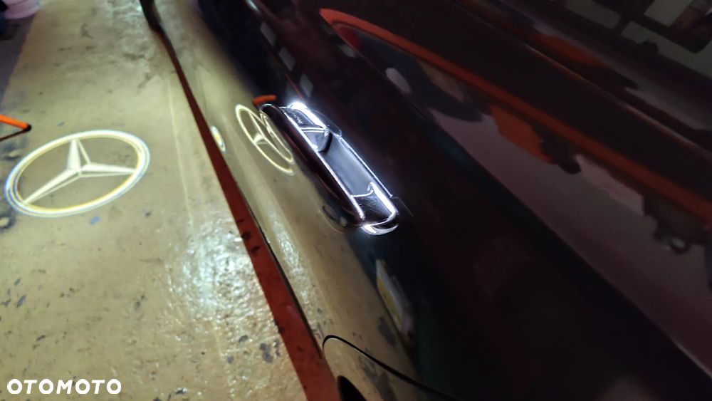 Mercedes-Benz Klasa E 220 d mHEV AMG 9G-Tronic - 21