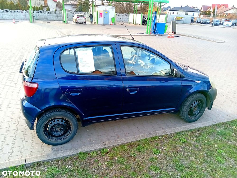 Toyota Yaris 1.0 Base - 5