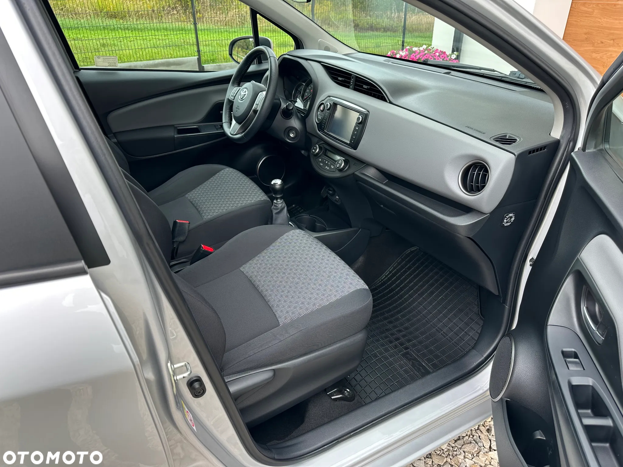 Toyota Yaris 1.33 Premium - 9