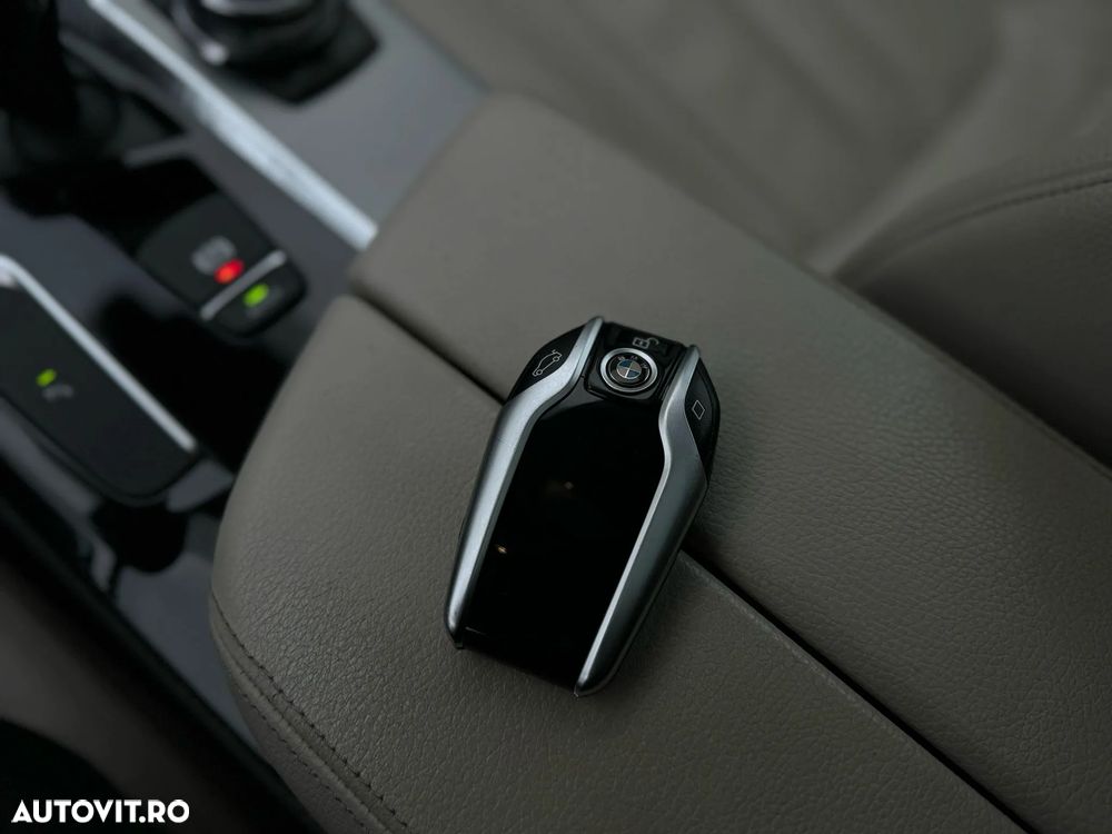 BMW Seria 5 530i xDrive AT - 13