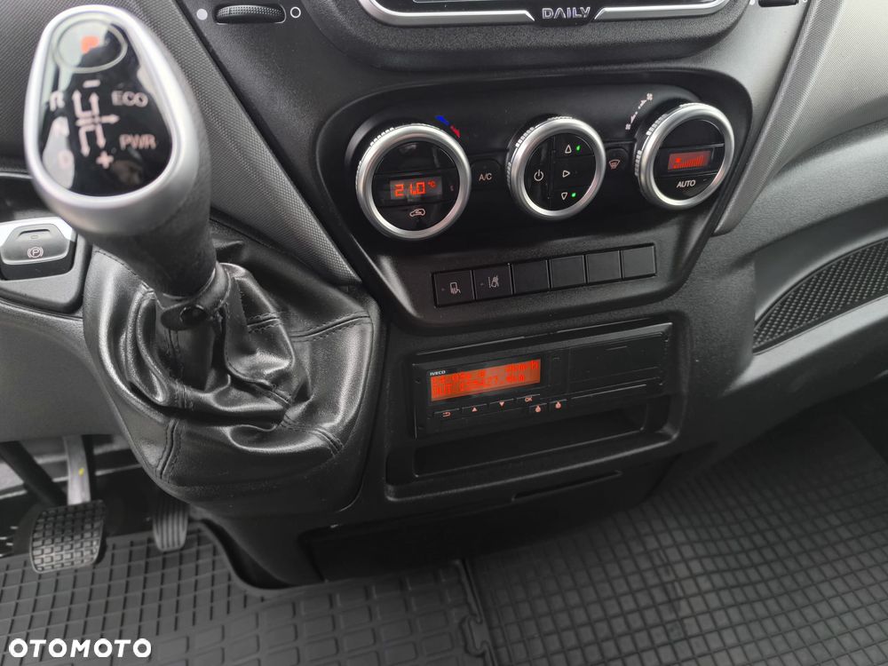 Iveco Daily 70C21, Automat, Sypialnia Tylna, 2 Łóżka, 15 Palet, Firana! - 29