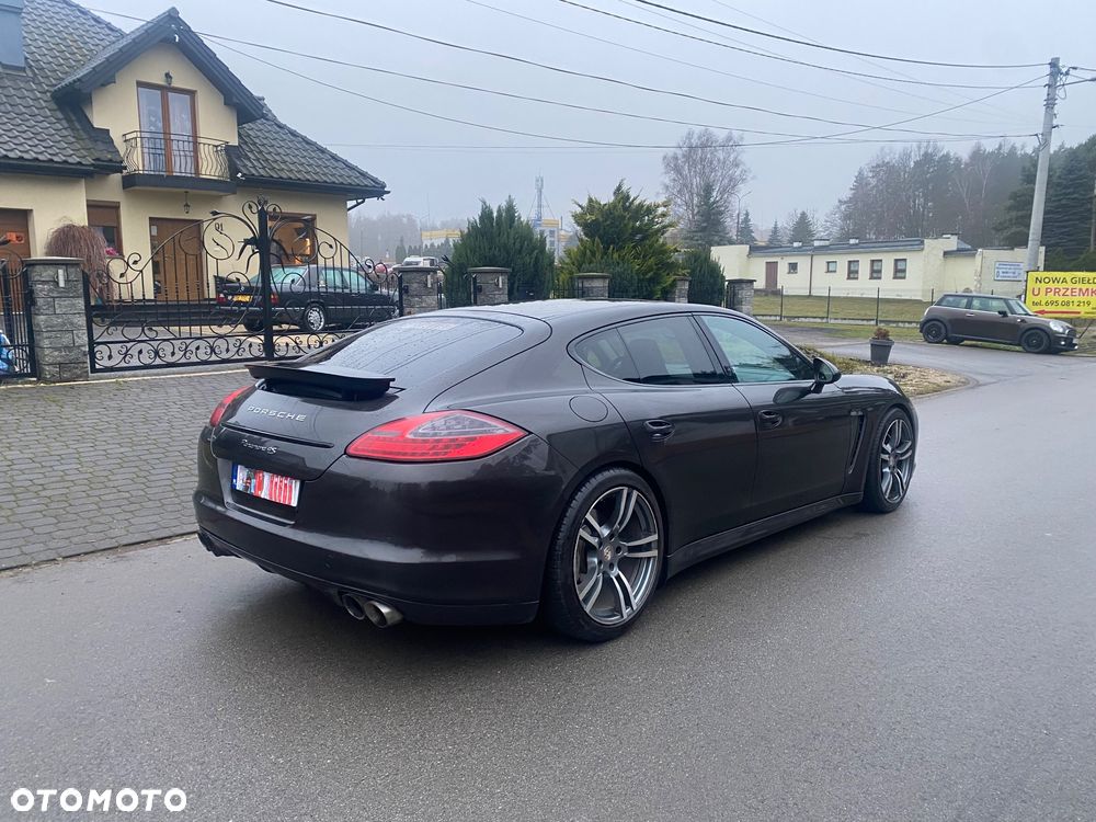 Porsche Panamera 4S - 6